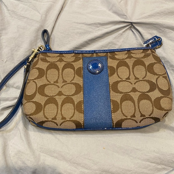 EUC Coach Large Wristlet Signature Canvas & Leather - Picture 1 of 12